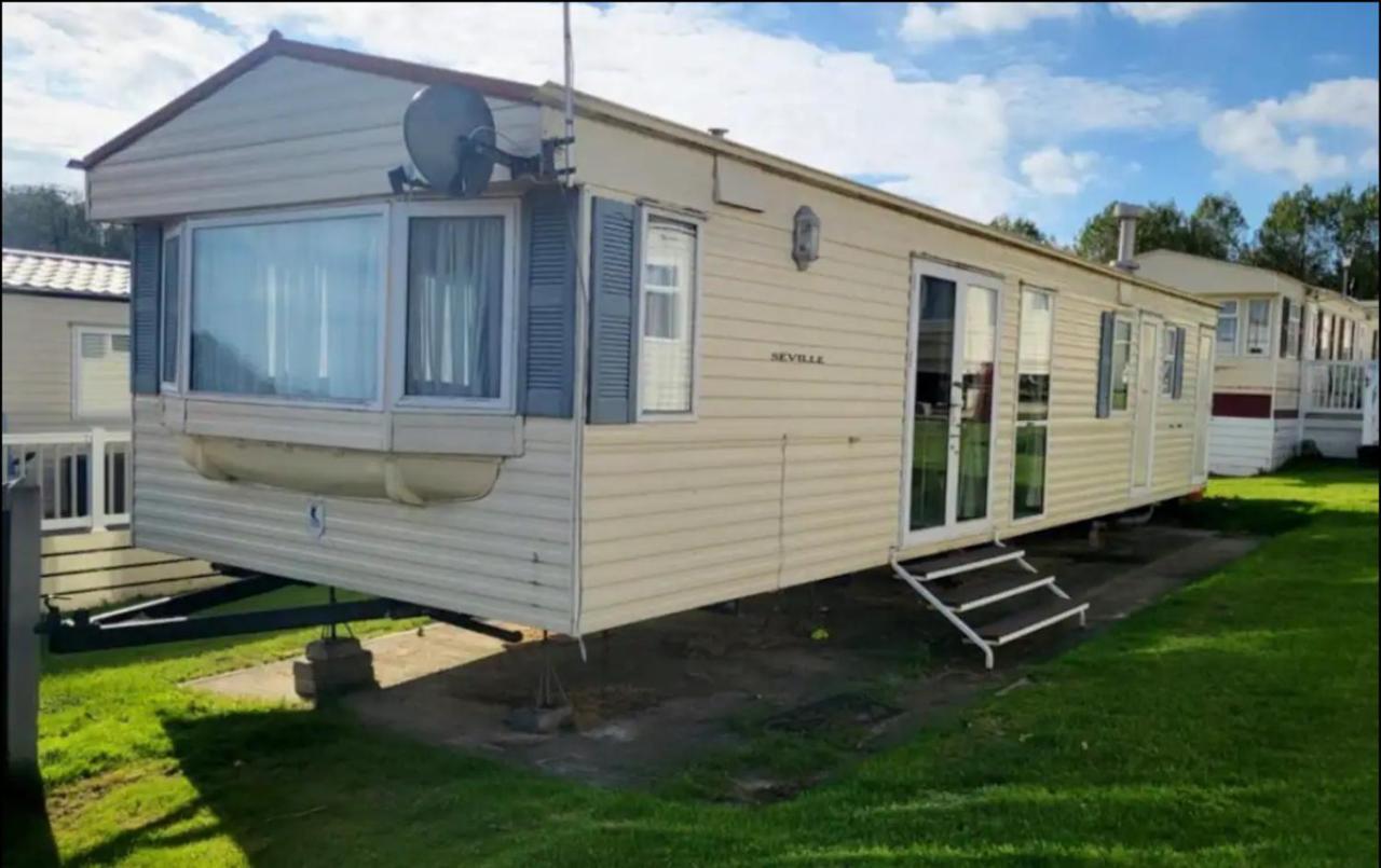 2 Bedroom Caravan With Sea Views Eastchurch Eksteriør billede