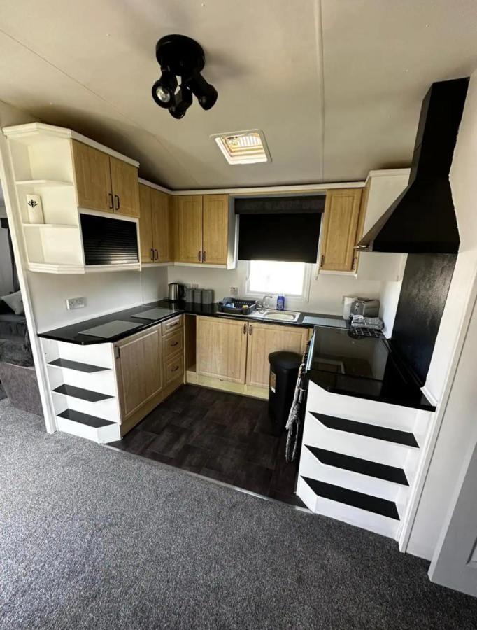 2 Bedroom Caravan With Sea Views Eastchurch Eksteriør billede