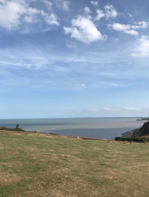 2 Bedroom Caravan With Sea Views Eastchurch Eksteriør billede