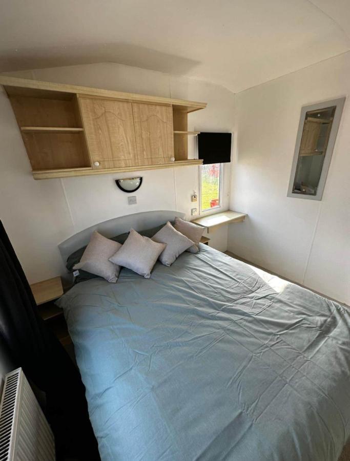 2 Bedroom Caravan With Sea Views Eastchurch Eksteriør billede